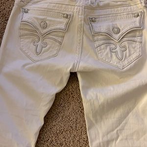 Low rise white jeans rock revival, lightly used, in excellent condition